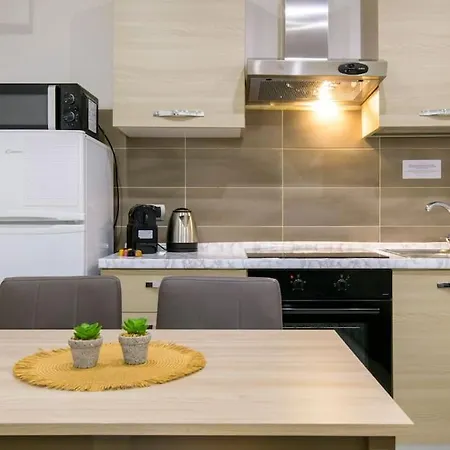 Apartment A & G *